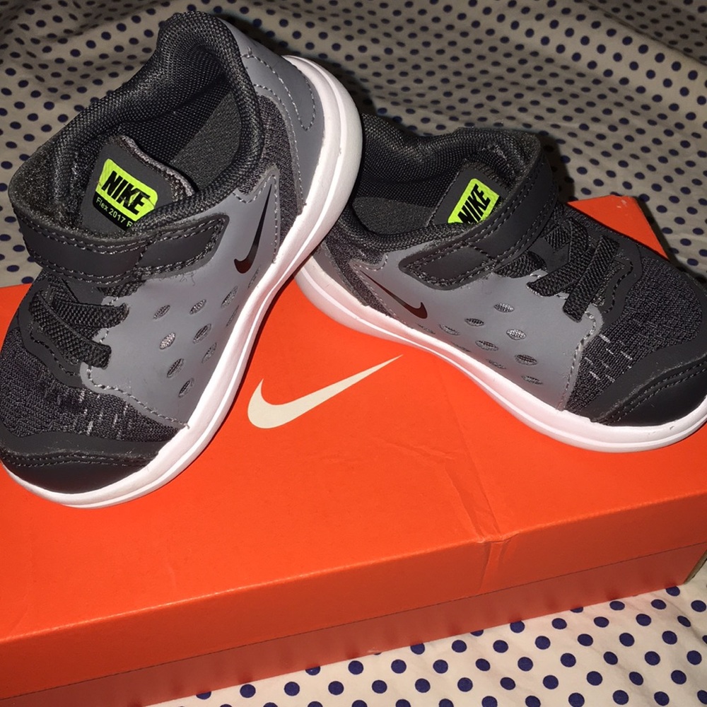Like new nike